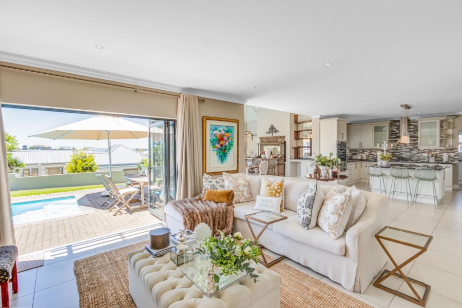 5 Bedroom Property for Sale in Kingswood Golf Estate Western Cape